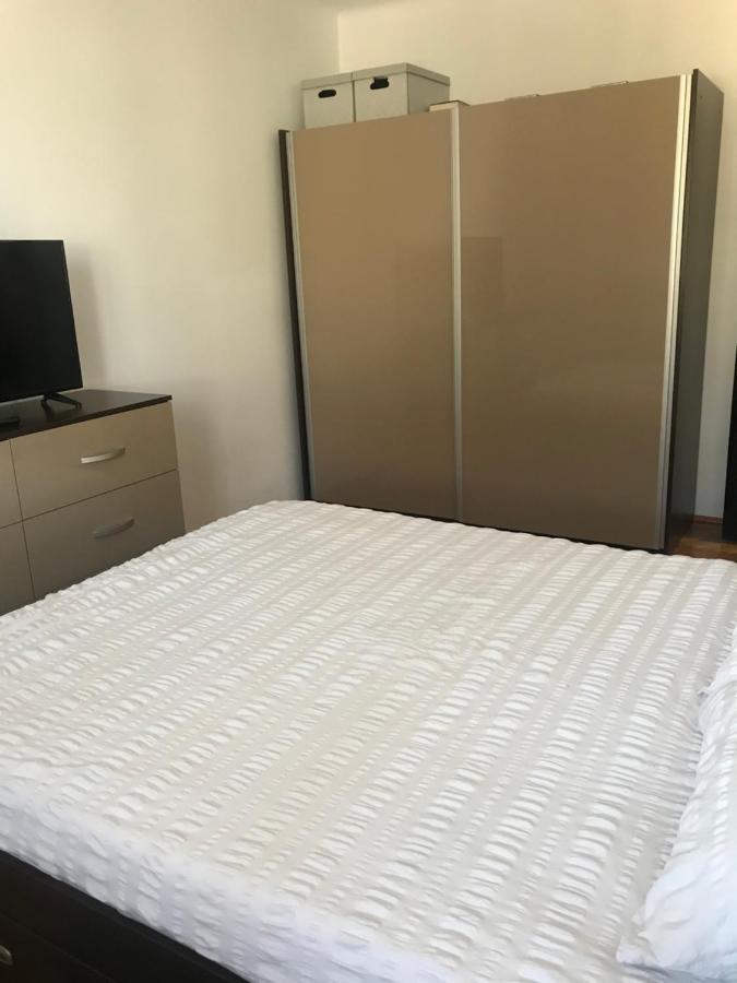 Apartament Sanda Apartment Турда Екстериор снимка