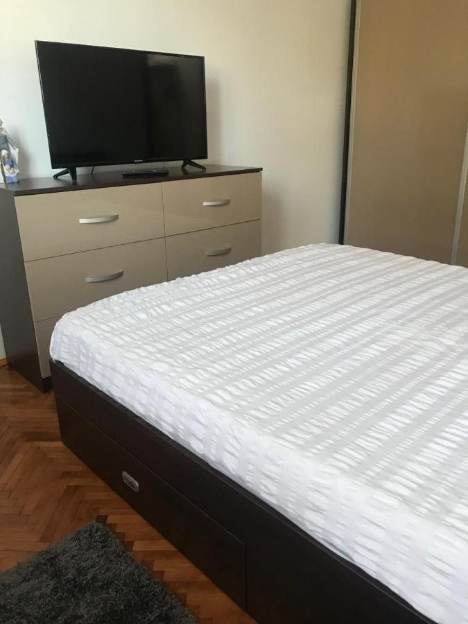 Apartament Sanda Apartment Турда Екстериор снимка