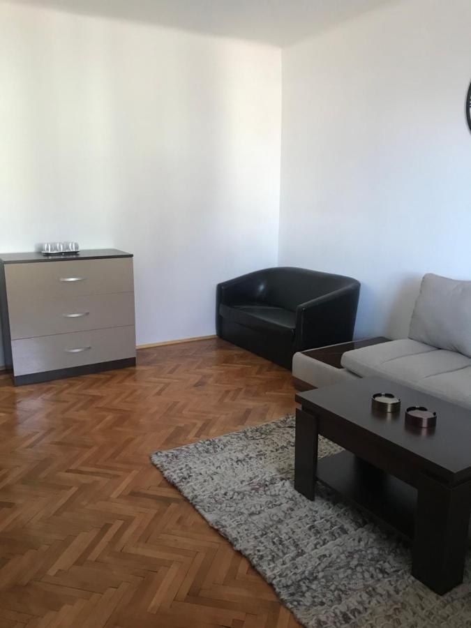 Apartament Sanda Apartment Турда Екстериор снимка