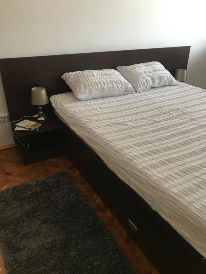 Apartament Sanda Apartment Турда Екстериор снимка